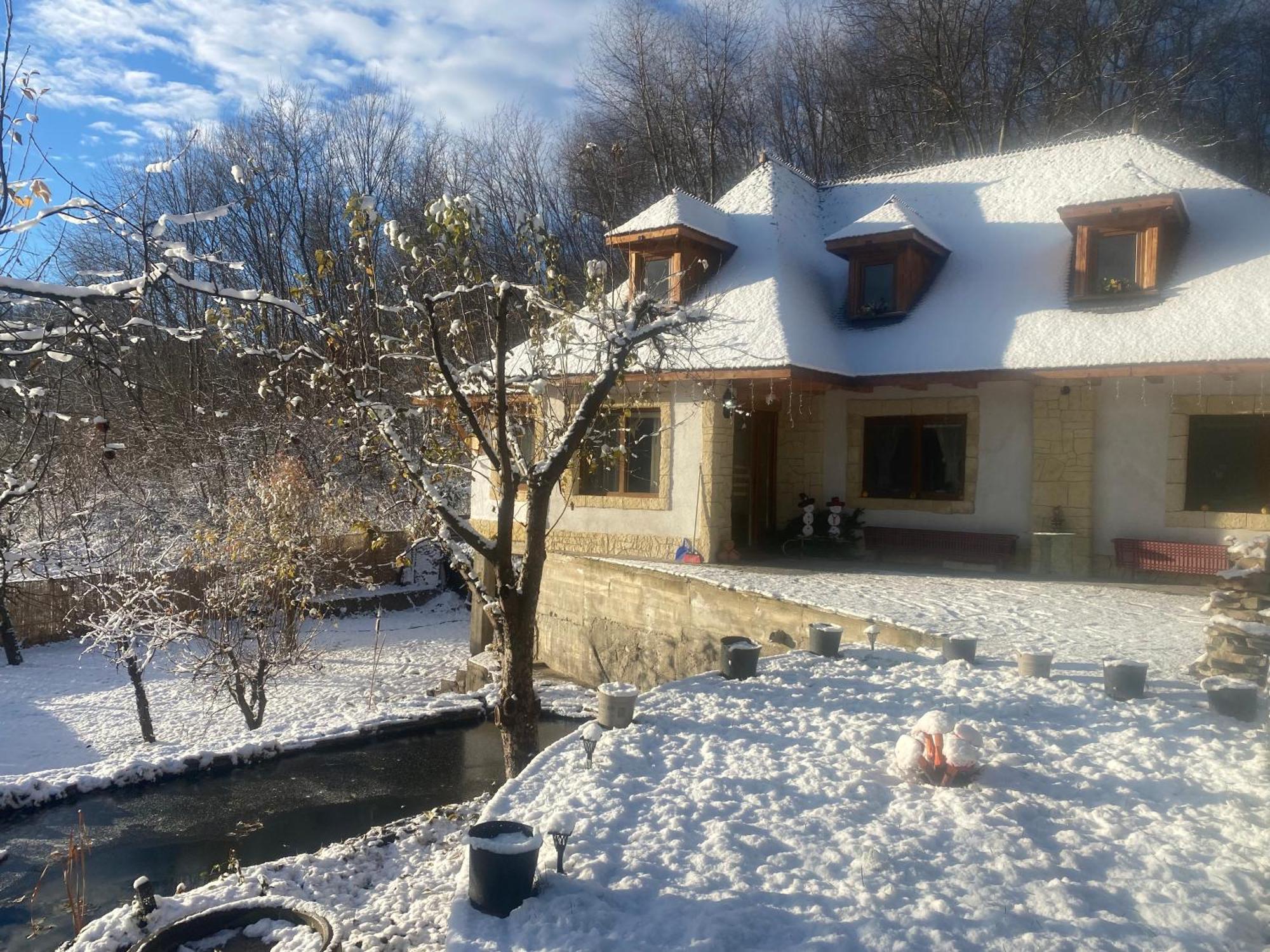 فيلا Casa Cu Sindrila Vălenii de Munte المظهر الخارجي الصورة