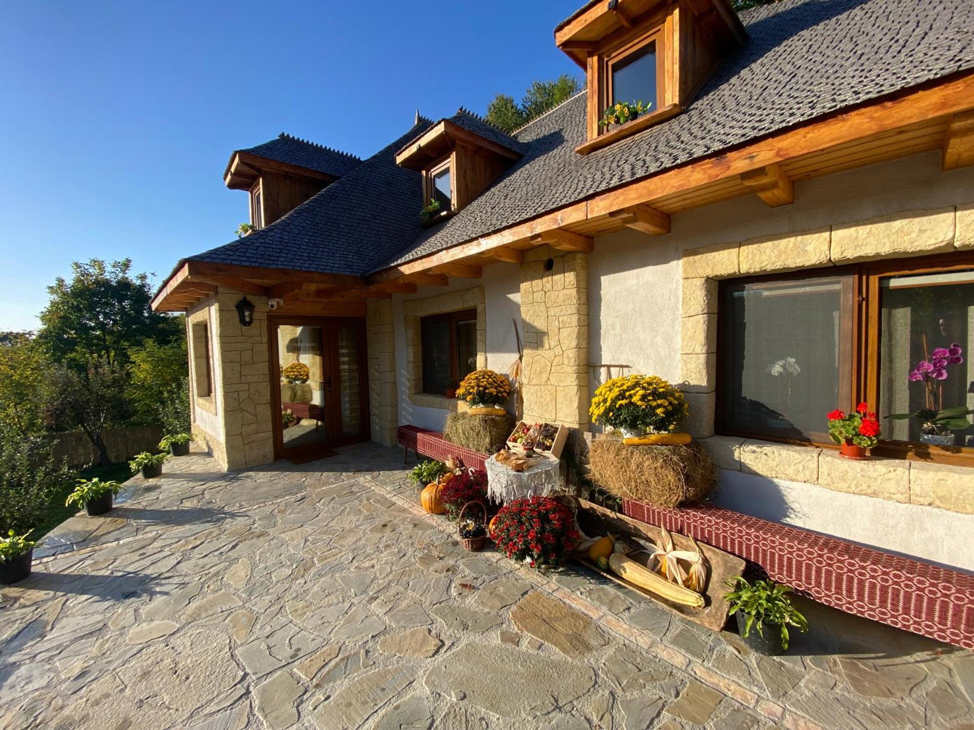 فيلا Casa Cu Sindrila Vălenii de Munte المظهر الخارجي الصورة